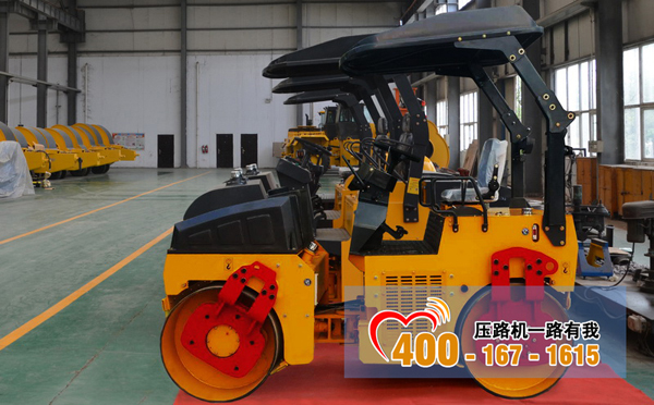 JCC403型3噸壓路機